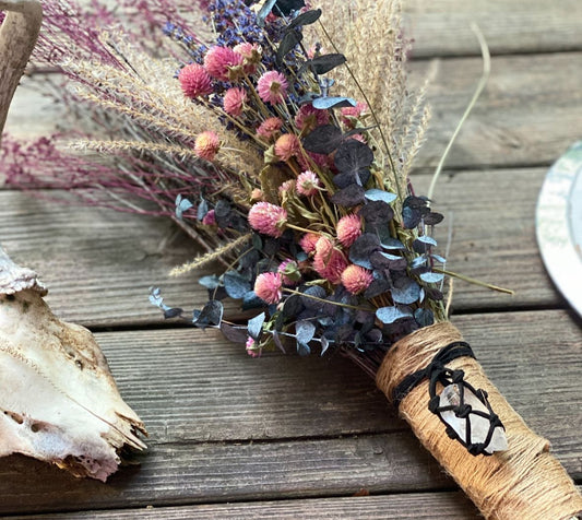 10/29 @ 6:30pm Make a Witches Broom Workshop